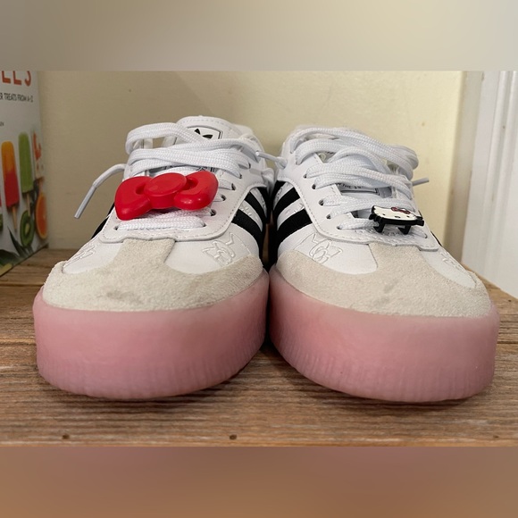 Adidas Original Sambae Hello Kitty - Women’s - Size: 6 - White and Pink Sneakers - Picture 7 of 10